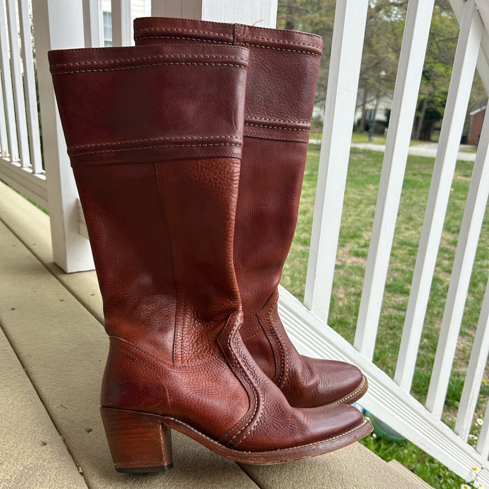 Moderate wear Frye cognac pull on boots